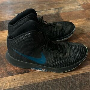 Nike Air Precision high top basketball shoes size 7.5